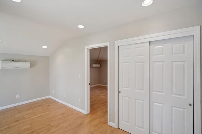 Building Photo - Spacious Home with Detached 1 bed 1 bath ADU in Los Altos!