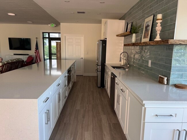 Building Photo - 1629 Riverview Rd