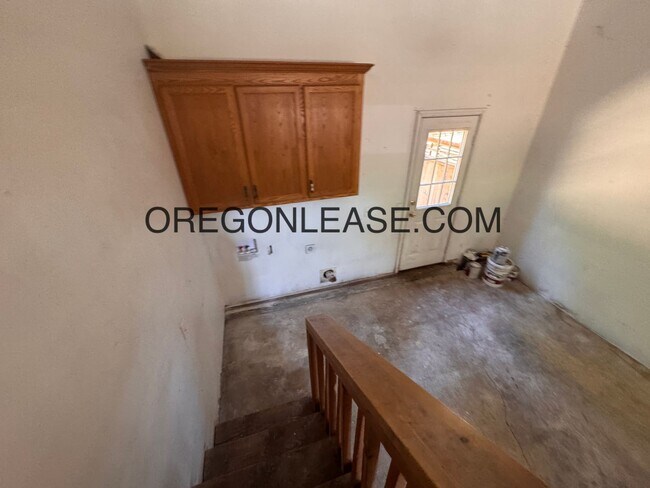 Building Photo - 3 bedroom 2 bath Cottage grove townhome