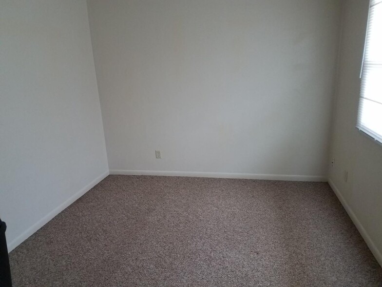 Bedroom #1 - 775 Dilenbeck Dr