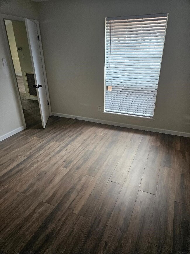 Building Photo - 711 Leicester Ln