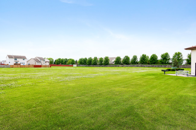 Building Photo - Clover Ridge Apartments