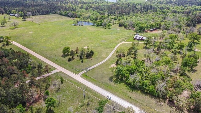 Building Photo - 10 acres with 3/2 cabin for rent in Navaso...