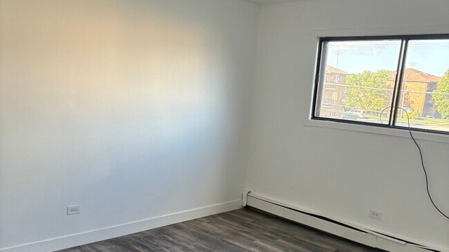 Building Photo - 10601 Major Ave