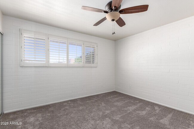 Building Photo - 4848 N Woodmere Fairway