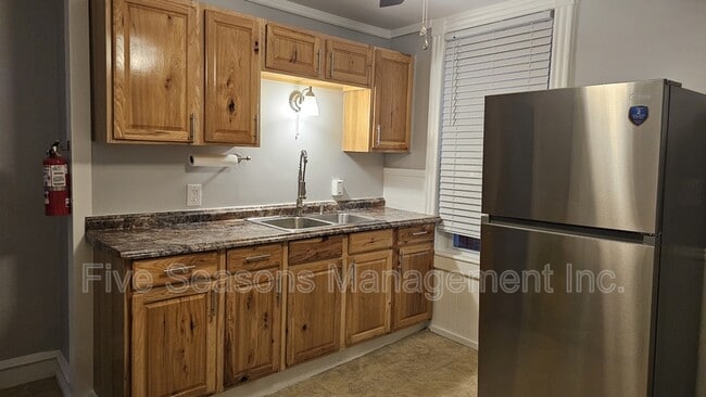 Building Photo - 25 Intervale Ave