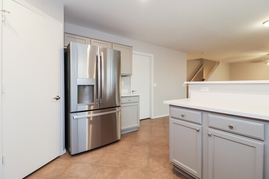 Building Photo - 24254 W Desert Bloom St