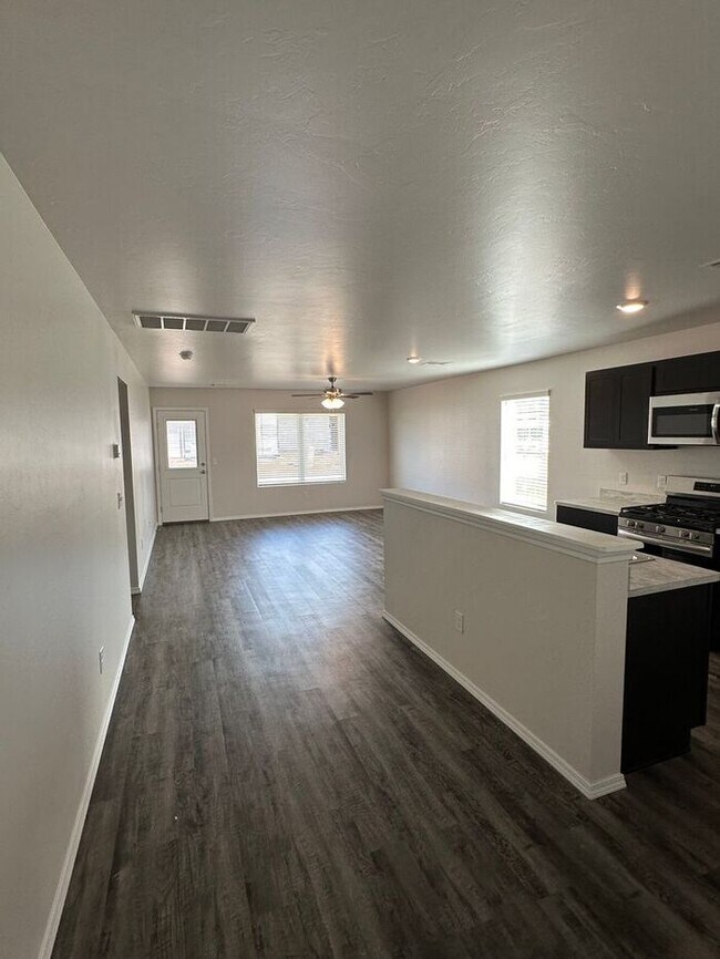 Building Photo - Move-In Ready! 4 Bedroom, 2 Bath Home Available in Robertson’s Landing
