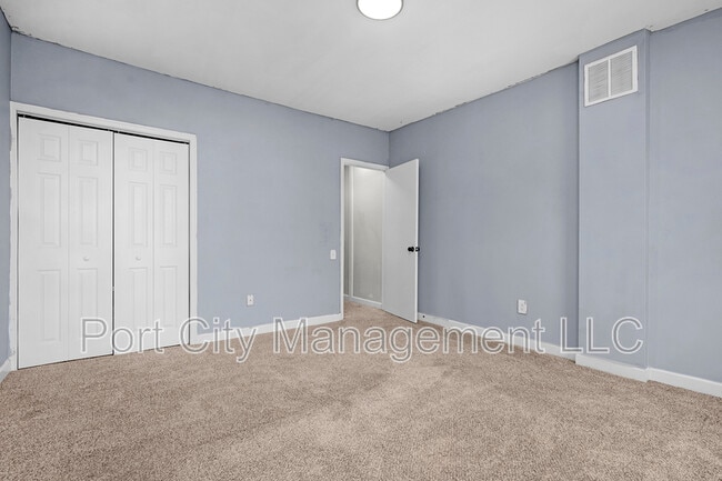 Building Photo - 611 Oldham St