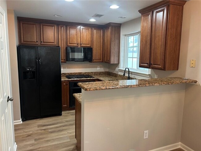 Building Photo - 416 Chatooga Ln