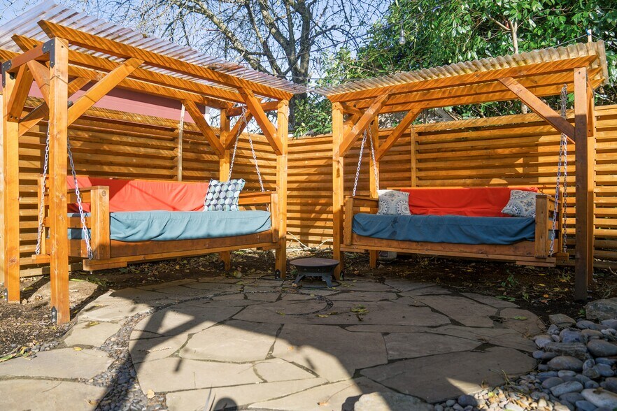 Building Photo - 5236 NE 18th Ave