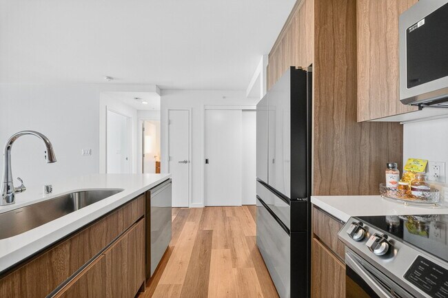 Building Photo - 1515 Liona St