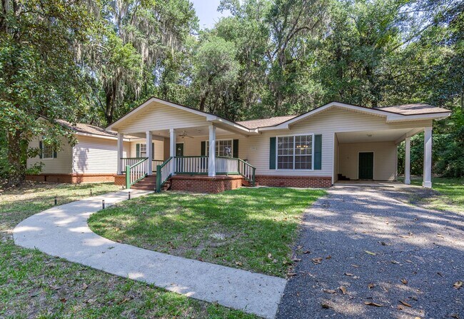 Building Photo - ONE FREE MONTH ON 13 MONTH LEASE!Charming ...