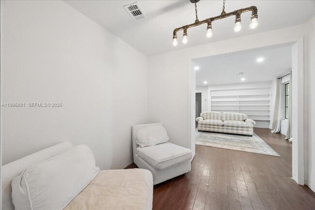 Building Photo - 3490 William Ave