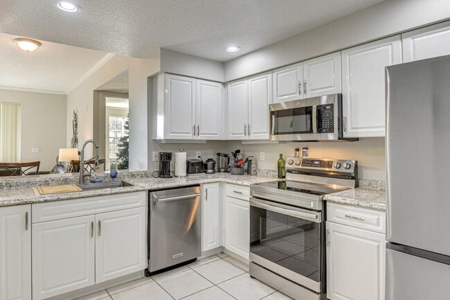 Building Photo - 4626 Harbour Village Blvd