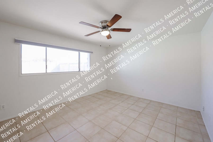 Building Photo - 5214 W Redfield Rd