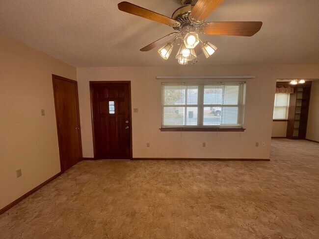 Building Photo - Great location in Sherwood