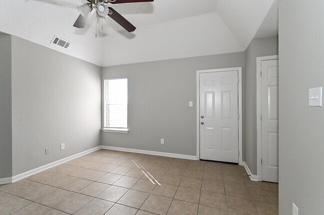 Building Photo - 7865 Shadowland Cove