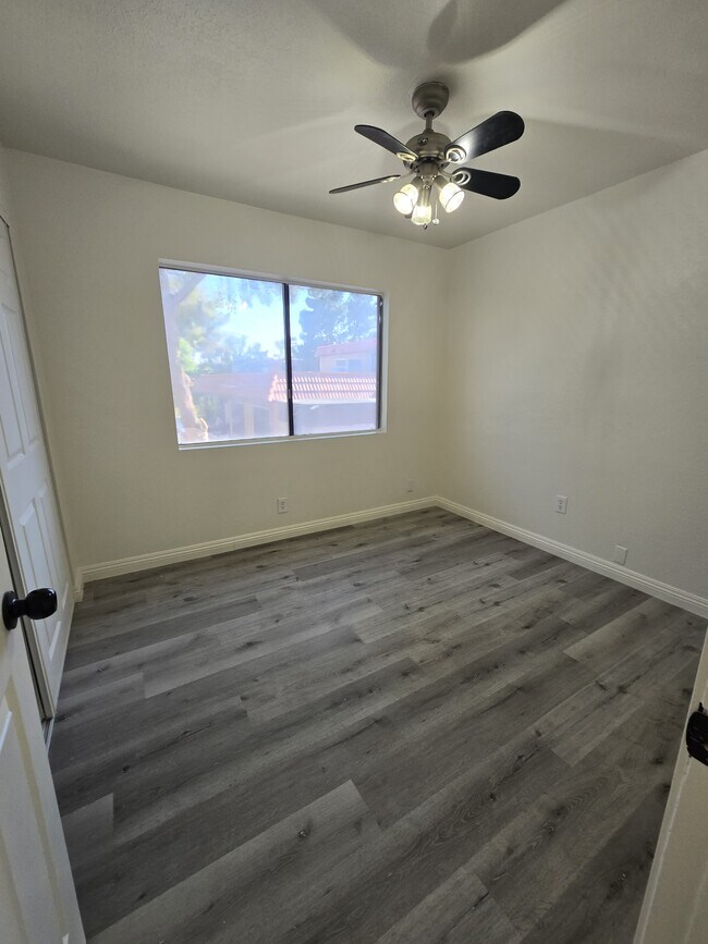 Building Photo - 300 Brookside Ln