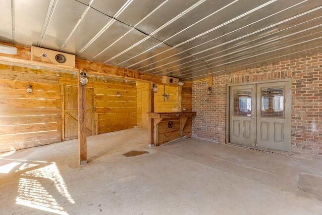 Building Photo - 940 Chateau Forest Rd