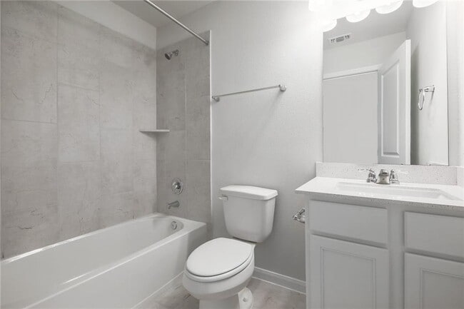 Building Photo - 16811 Radiant Dr