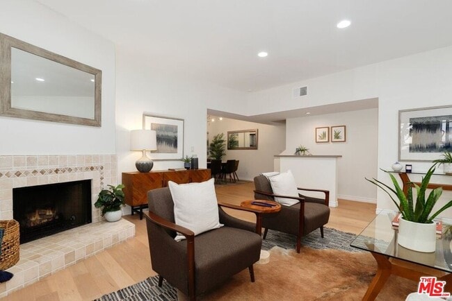 Building Photo - 848 Lincoln Blvd