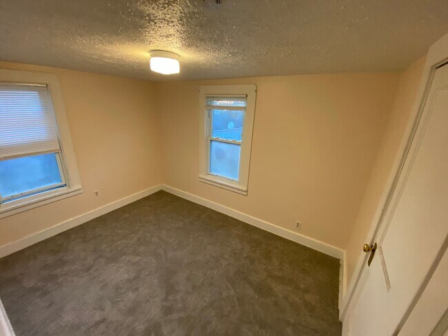 Building Photo - Daisy4001