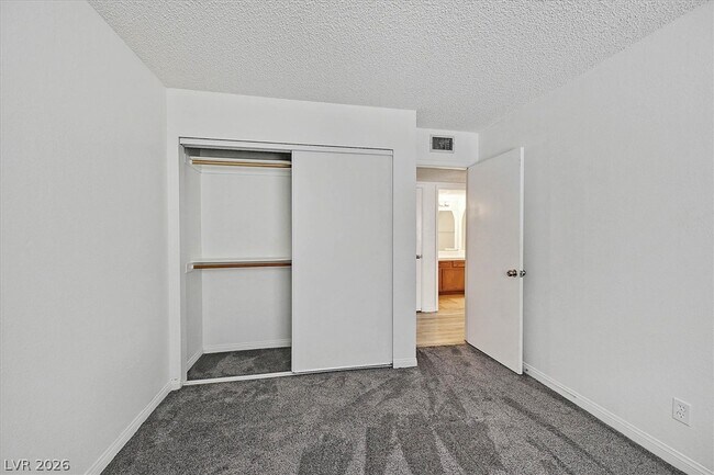 Building Photo - 4824 Norway Ln