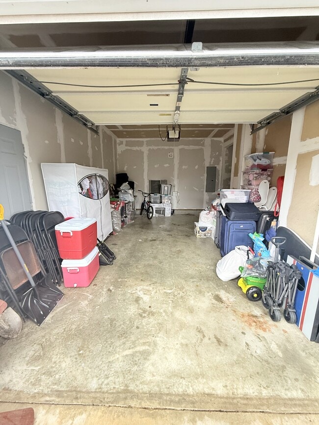 Building Photo - 2812 Providence Creek Rd