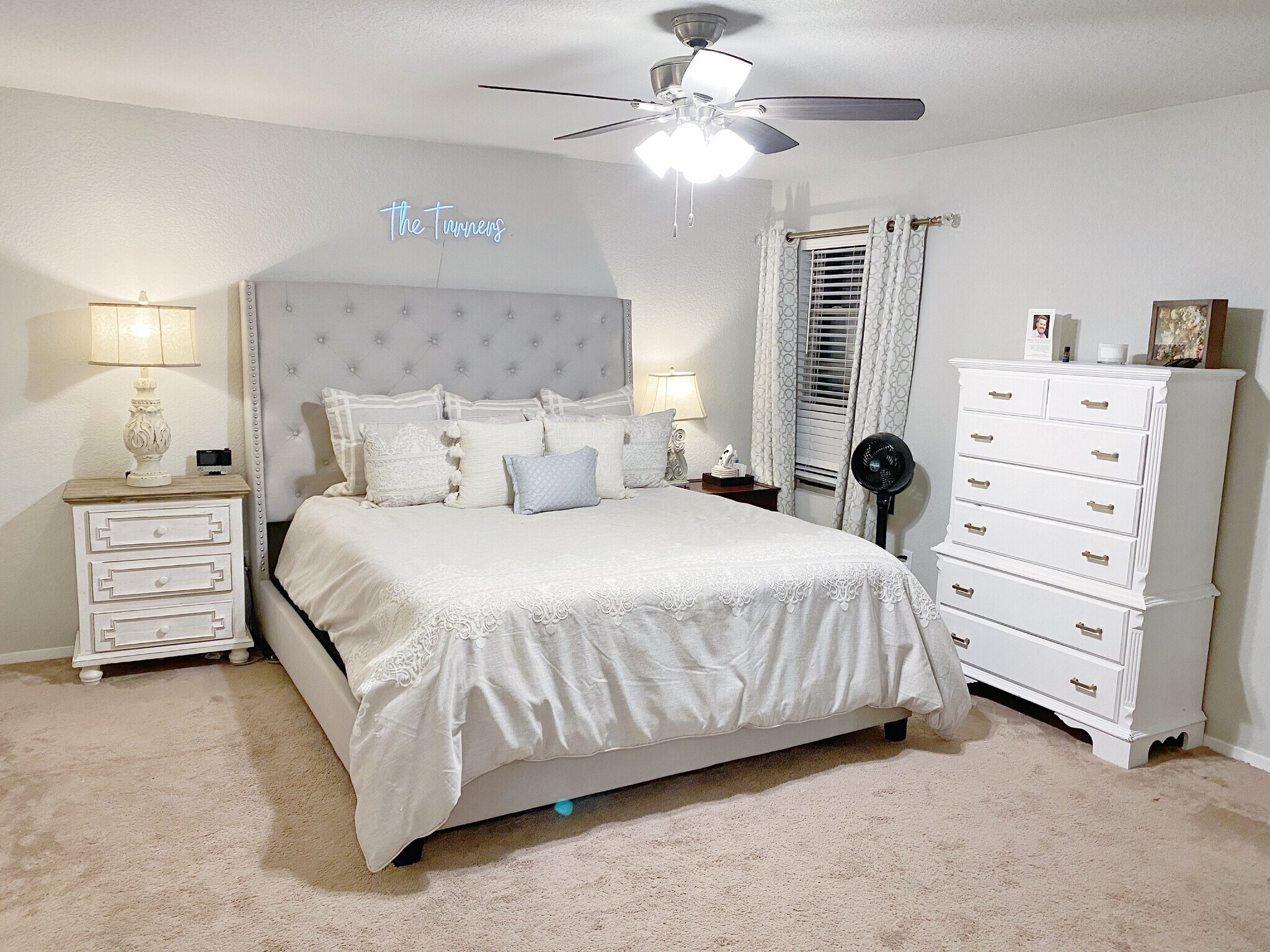 Master bedroom has plenty room for king-sized bed! - 1292 S Kingfisher Ln
