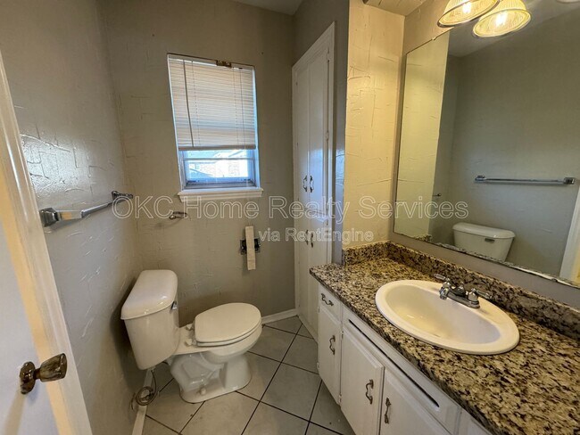 Building Photo - 3512 Willow Springs Dr