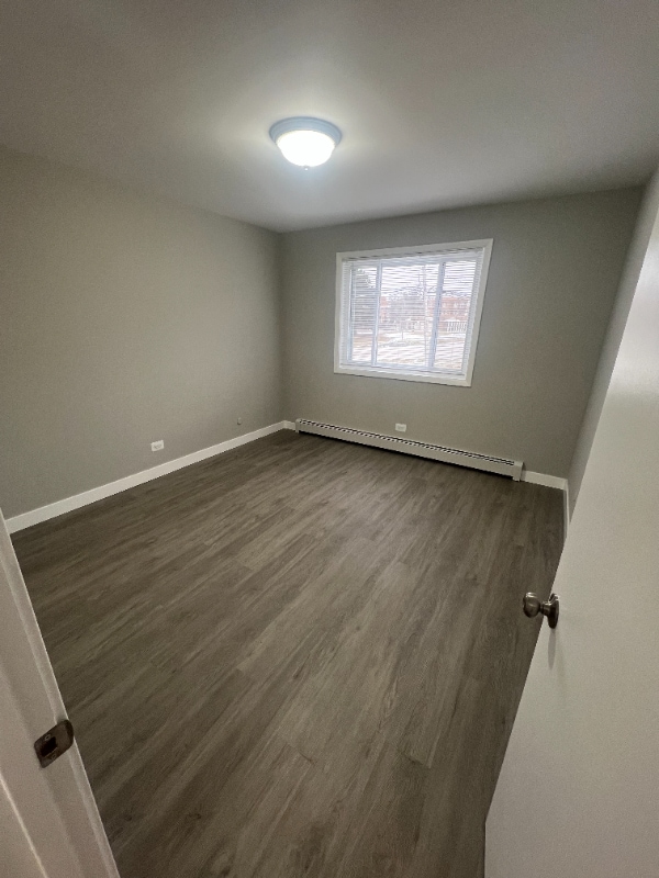 Building Photo - 10457 Dearlove Rd