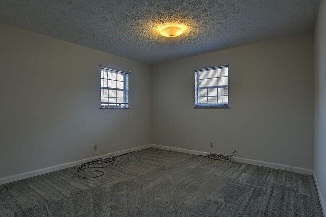 Building Photo - 4660 Kingsport Hwy