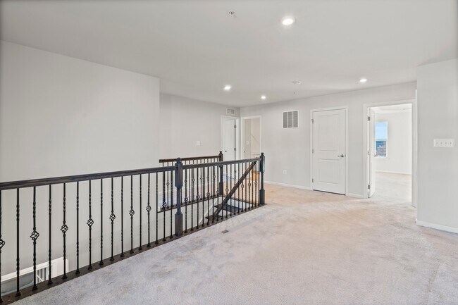 Building Photo - 311 Sunrise Ct