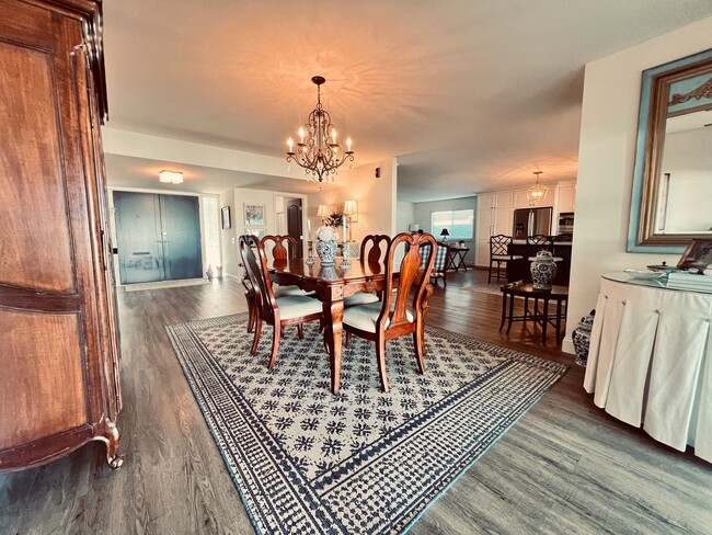 Building Photo - Renovated Rancho Bernardo 55+ Community 2 Bedroom 2 Bathroom Home