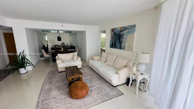 Building Photo - 3610 Yacht Club Dr