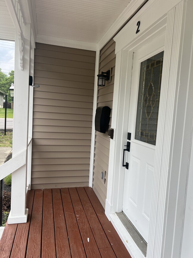 Building Photo - 54 W Sharon Rd