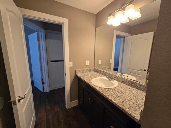 Building Photo - 6000 Shepherd Mountain Cove