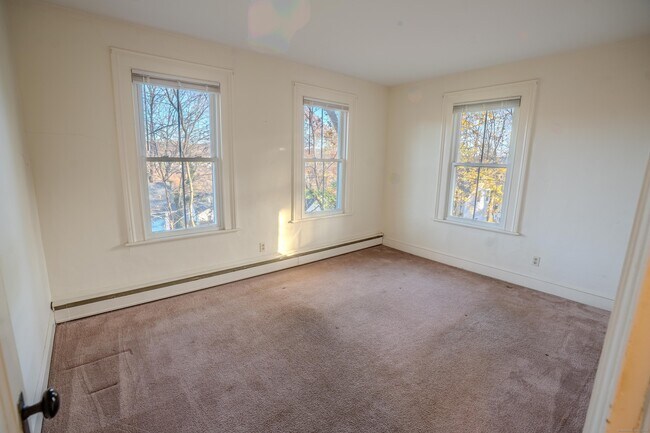 Building Photo - 128 Millville Ave