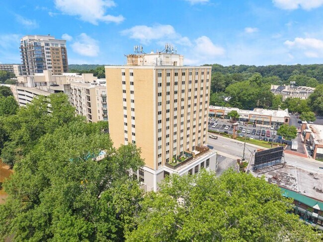 Building Photo - 2285 Peachtree Rd NE