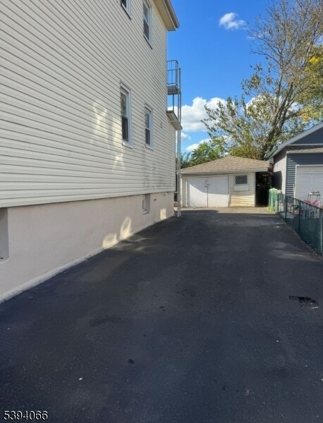 Building Photo - 118 Irene St