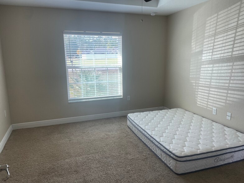Master bedroom - 31 Fir Trail Pass