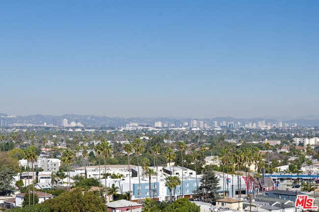 Building Photo - 4337 Marina City Dr