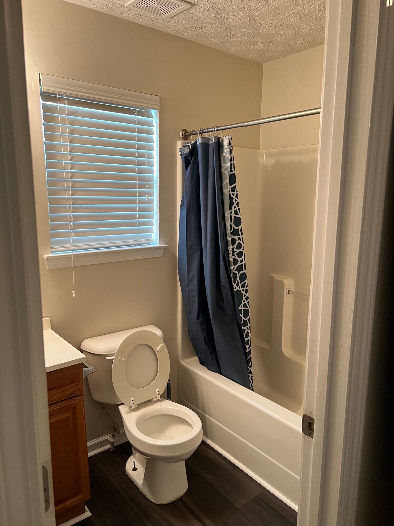 Building Photo - 827 Hannah Ct