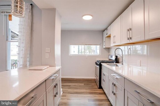 Building Photo - Newly Renovated Three-Bedroom House In Bal...