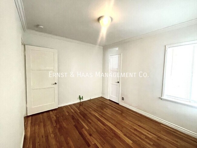 Building Photo - 2642 E Adams St