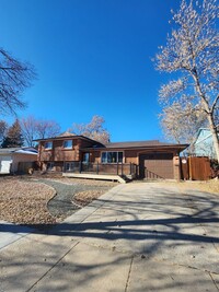 Building Photo - Beautiful Home