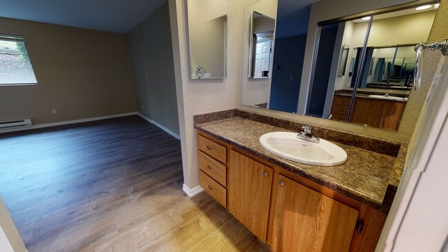 Building Photo - 2 Bedroom Condo in Sunn Fjord - Community Amenities Incl. - Available 5/15