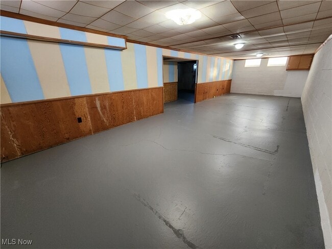 Building Photo - 4385 Greenway Rd