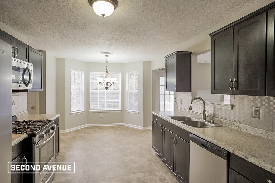 Building Photo - 2851 Knoll View Pl